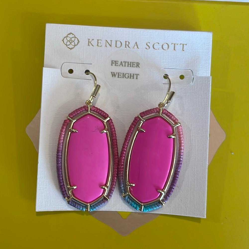 NWT Kendra Scott Earrings: Threaded Elle Drop Earrings, Gold Pink Mix